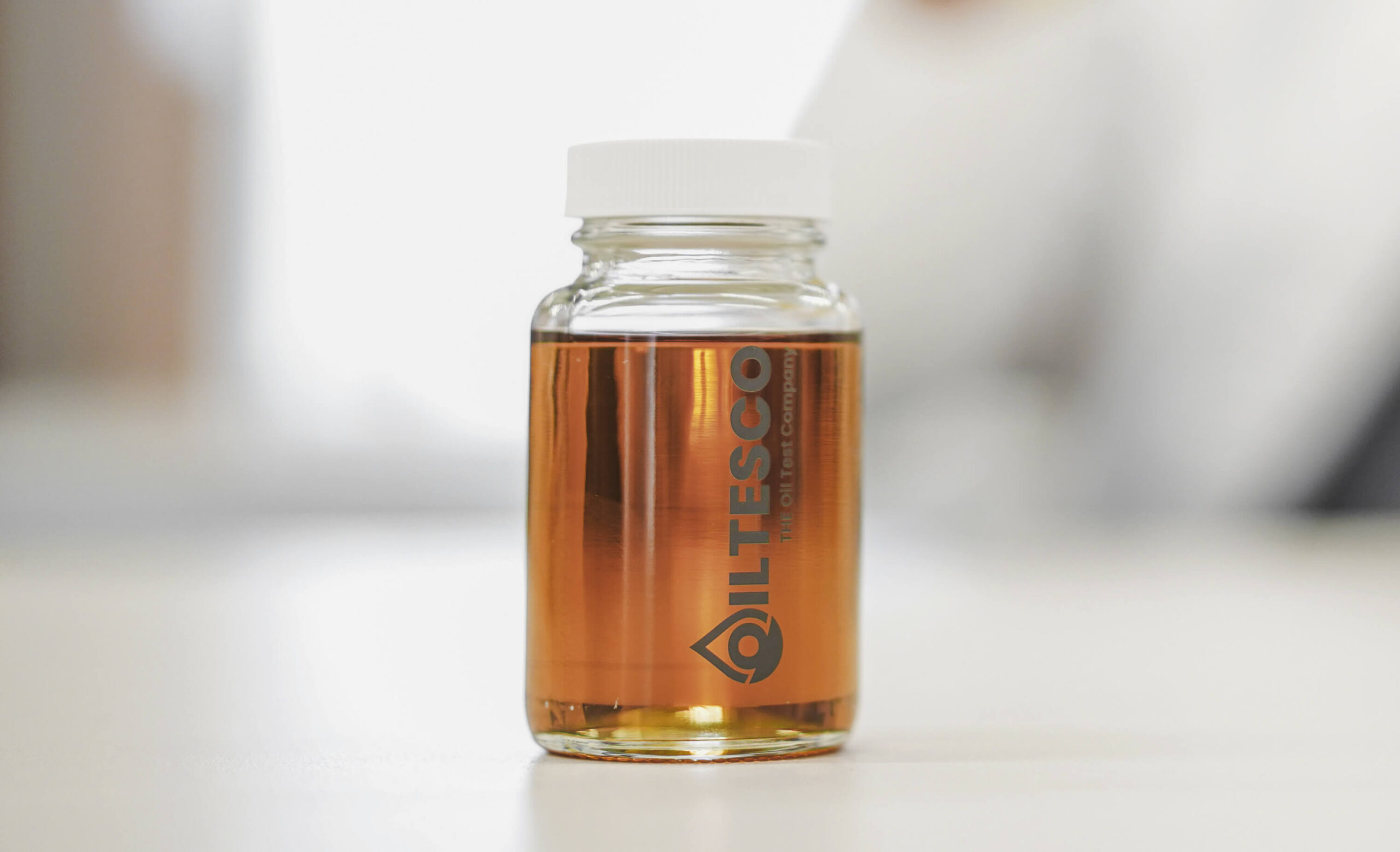 Ölprobengebinde 7 Oiltesco 063 Zuschnitt scaled –